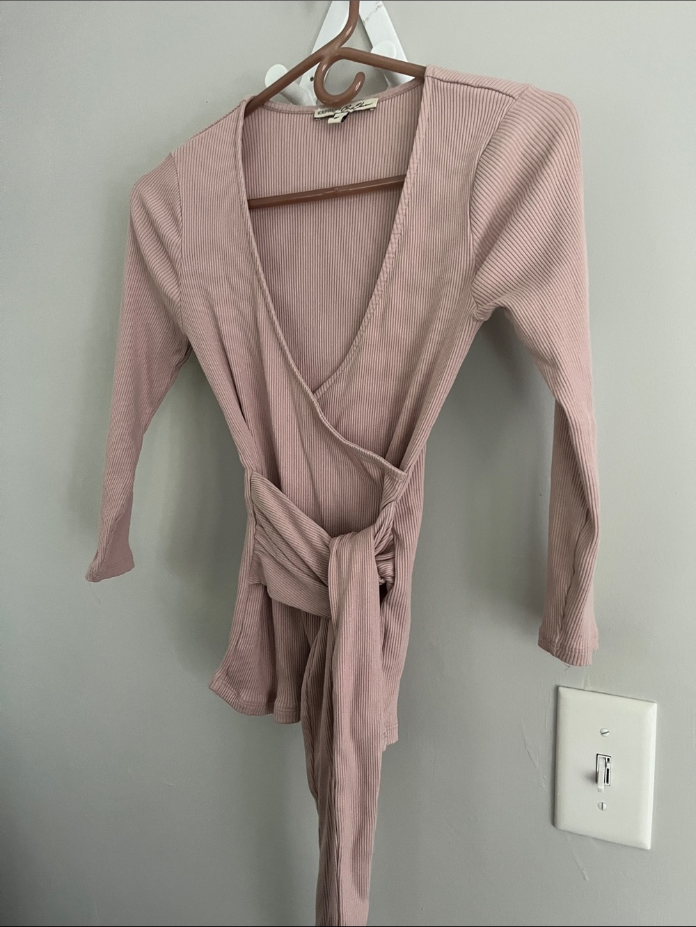 Express Ribbed Wrap Top in Dusty Pink